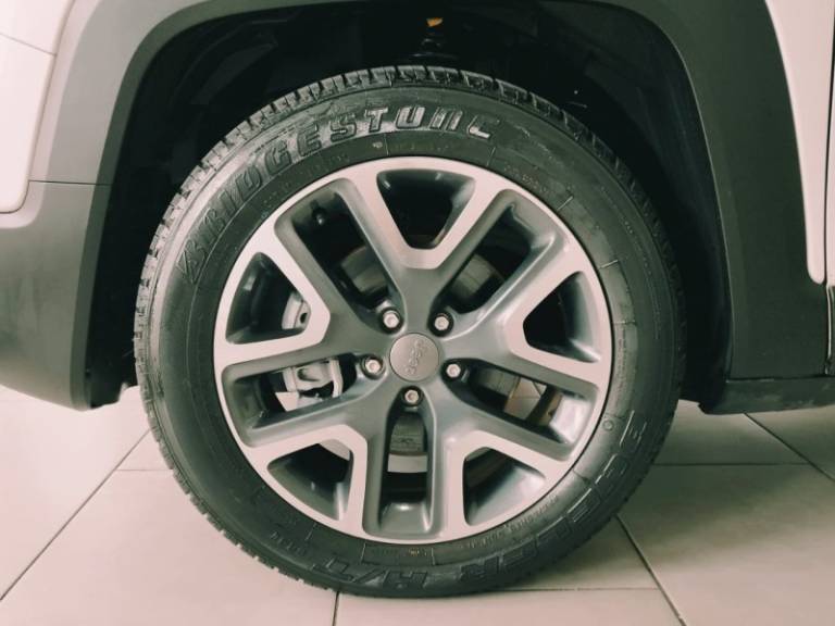 JEEP - RENEGADE - 2019/2020 - Branca - R$ 84.900,00