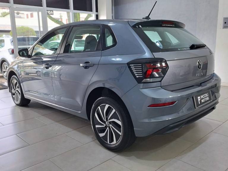 VOLKSWAGEN - POLO - 2023/2024 - Cinza - R$ 101.900,00
