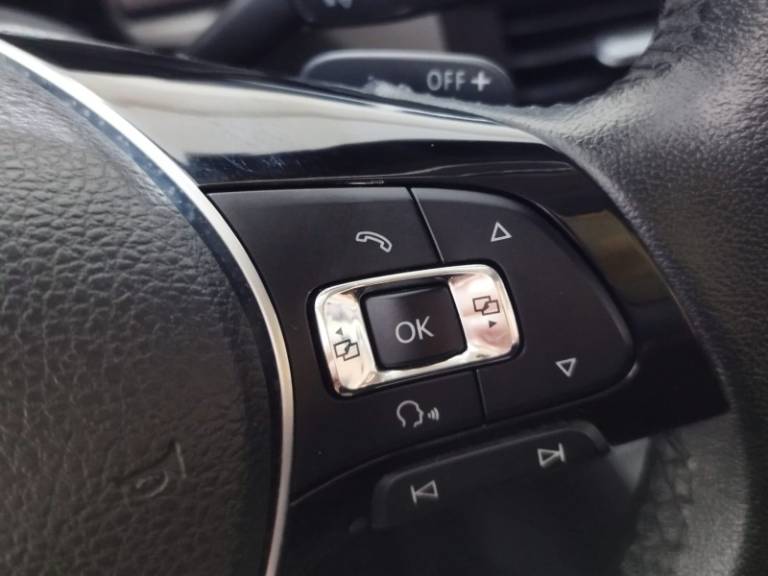 VOLKSWAGEN - POLO - 2018/2018 - Preta - R$ 73.900,00