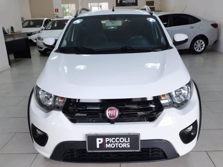 FIAT - MOBI - 2016/2017 - Branca - R$ 47.900,00