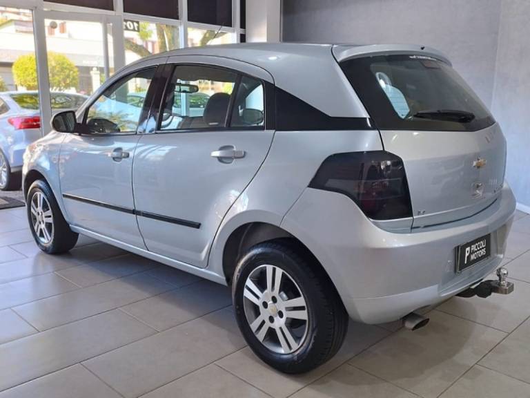 CHEVROLET - AGILE - 2012/2013 - Prata - R$ 39.900,00
