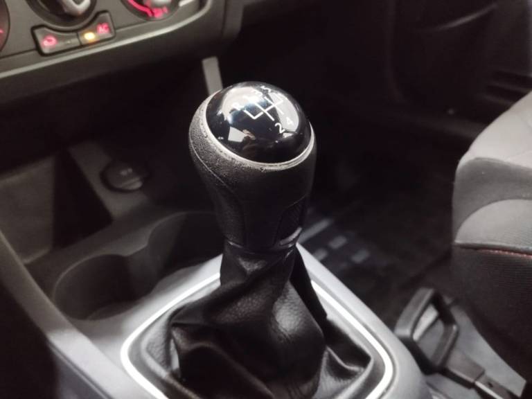 VOLKSWAGEN - FOX - 2019/2019 - Branca - R$ 61.900,00