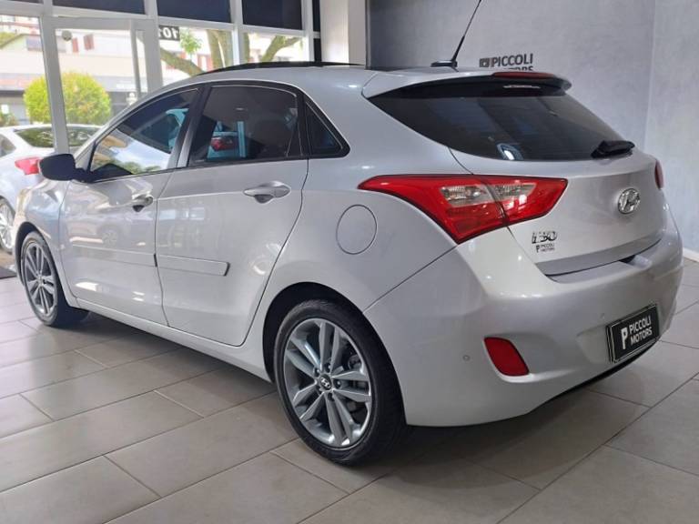 HYUNDAI - I30 - 2015/2016 - Prata - R$ 84.900,00