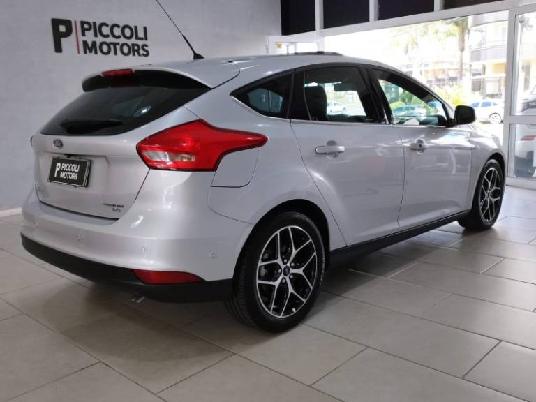 FORD - FOCUS - 2016/2016 - Prata - R$ 74.900,00