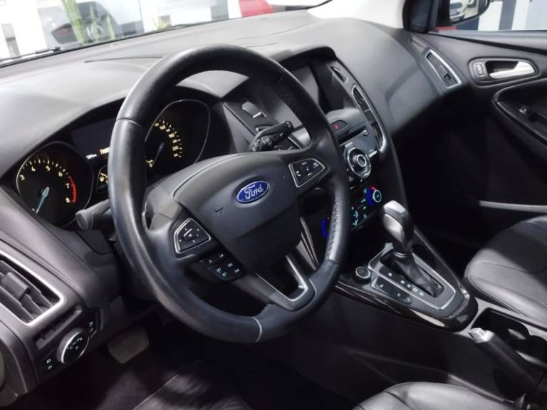 FORD - FOCUS - 2016/2016 - Cinza - R$ 72.900,00