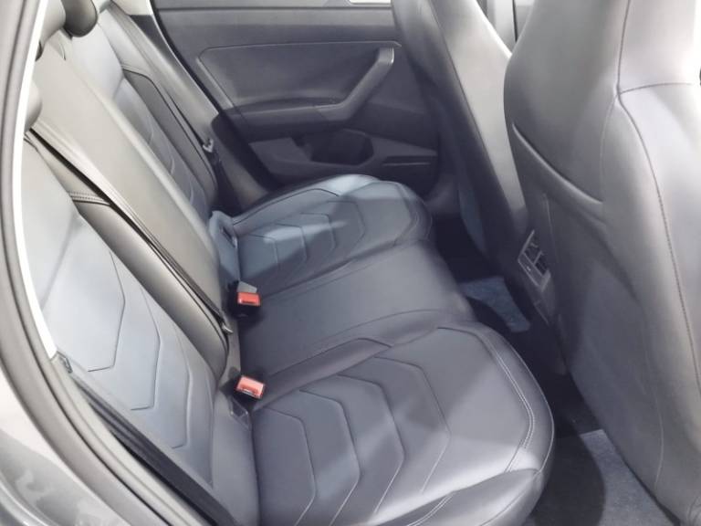 VOLKSWAGEN - POLO - 2023/2024 - Cinza - R$ 101.900,00