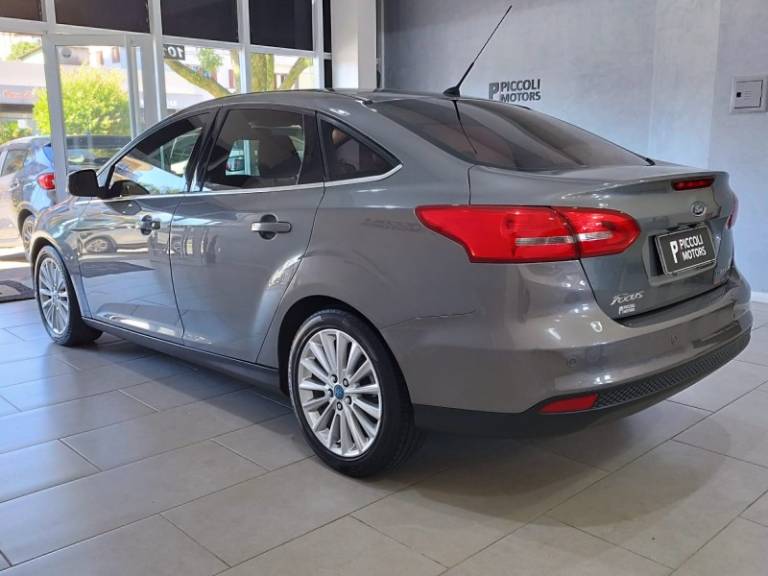 FORD - FOCUS - 2016/2016 - Cinza - R$ 64.900,00