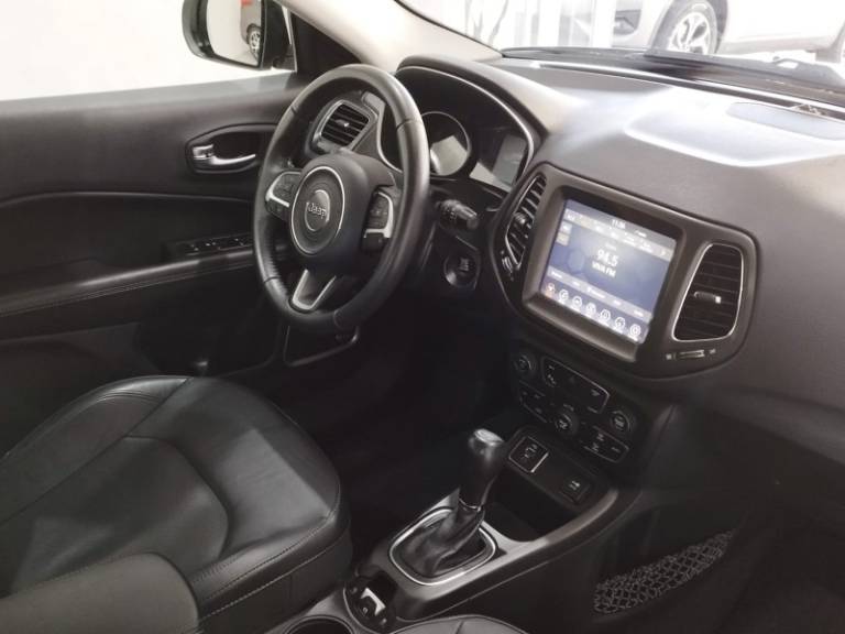JEEP - COMPASS - 2017/2018 - Branca - R$ 91.900,00