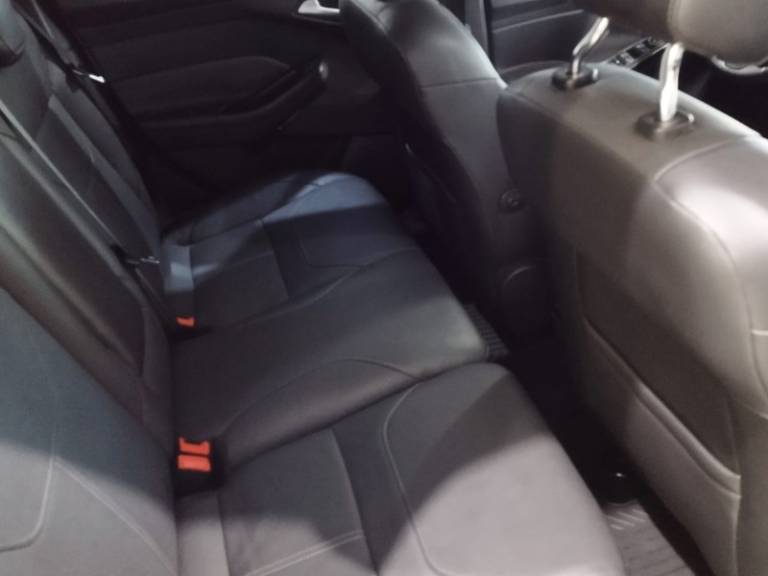 FORD - FOCUS - 2016/2016 - Cinza - R$ 72.900,00
