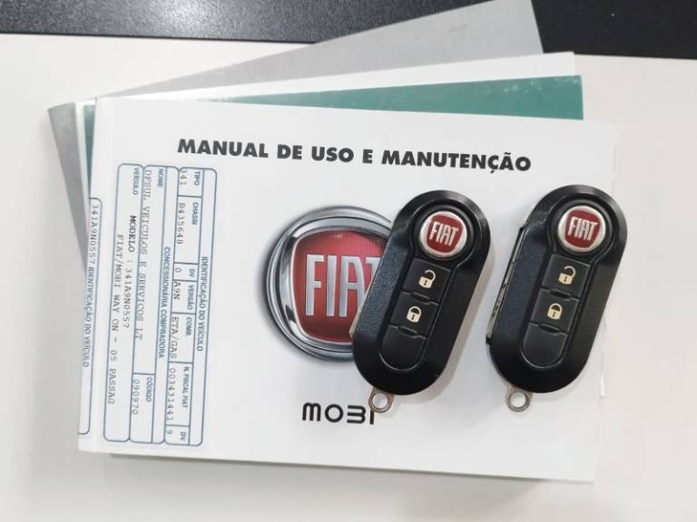 FIAT - MOBI - 2016/2017 - Branca - R$ 47.900,00
