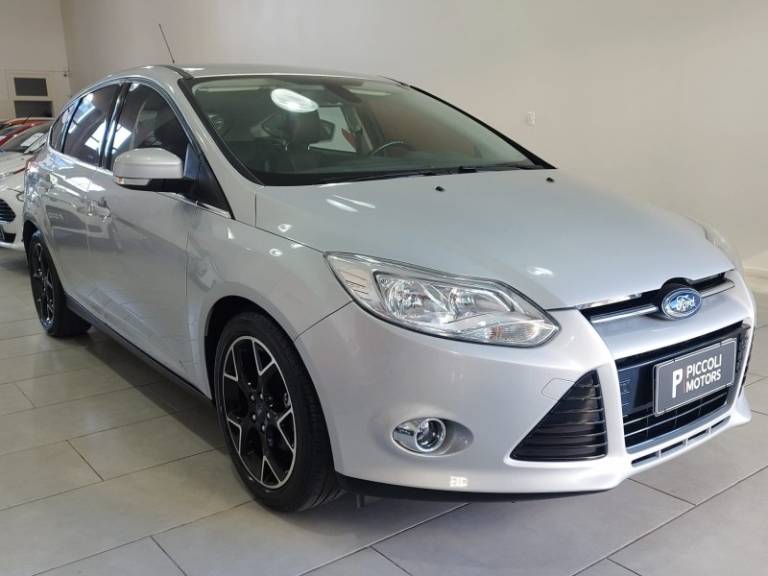 FORD - FOCUS - 2014/2015 - Prata - R$ 54.900,00