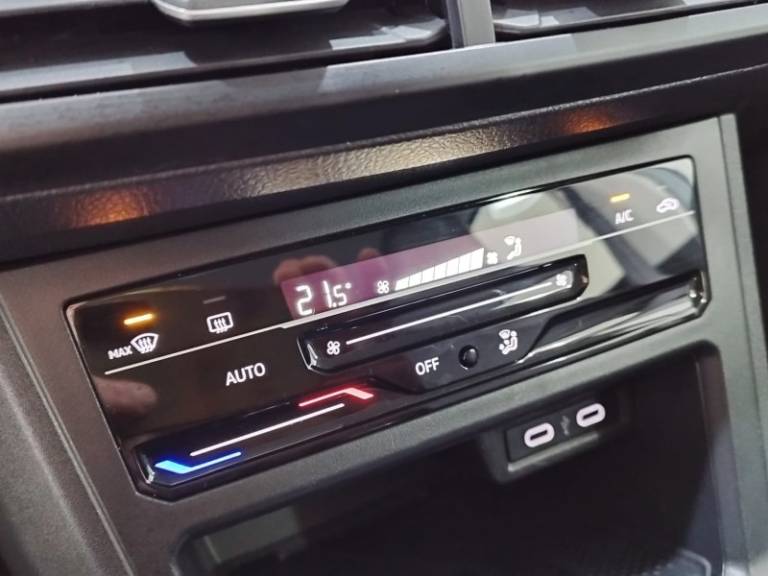 VOLKSWAGEN - POLO - 2023/2024 - Cinza - R$ 101.900,00