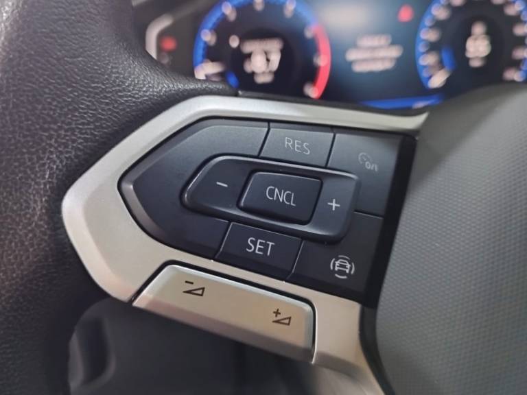 VOLKSWAGEN - POLO - 2023/2024 - Cinza - R$ 101.900,00