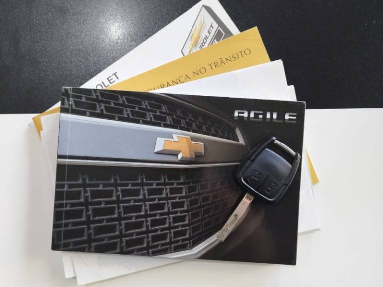 CHEVROLET - AGILE - 2012/2013 - Prata - R$ 39.900,00