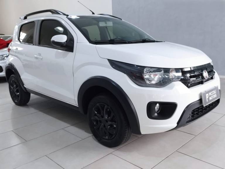 FIAT - MOBI - 2016/2017 - Branca - R$ 47.900,00