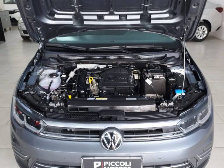 VOLKSWAGEN - POLO - 2023/2024 - Cinza - R$ 101.900,00