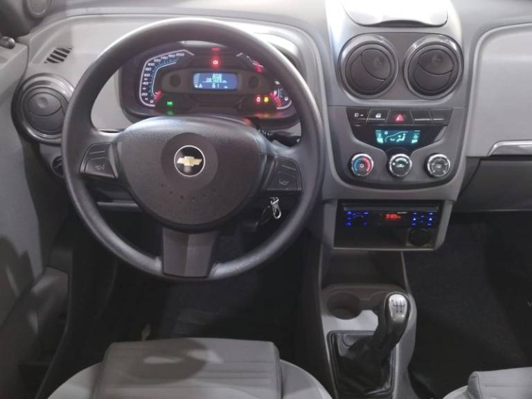 CHEVROLET - AGILE - 2012/2013 - Prata - R$ 39.900,00