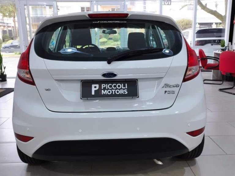 FORD - FIESTA - 2013/2014 - Branca - R$ 45.900,00