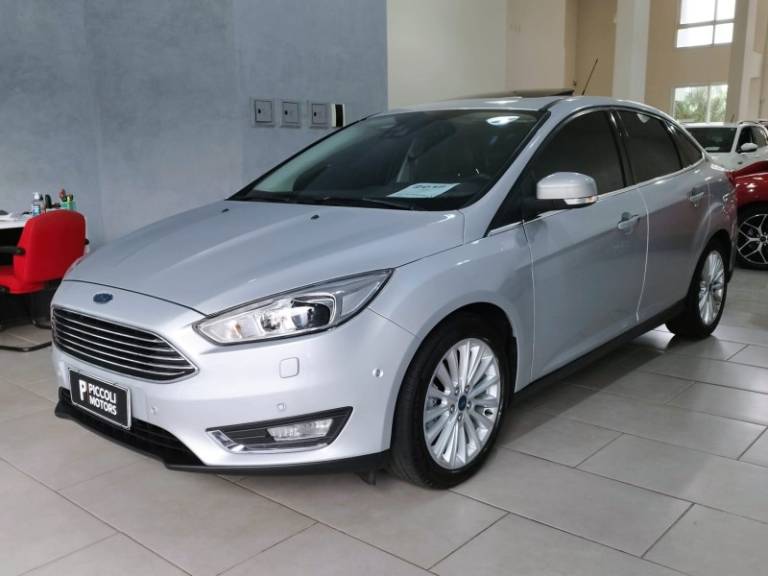 FORD - FOCUS - 2017/2018 - Prata - R$ 75.900,00