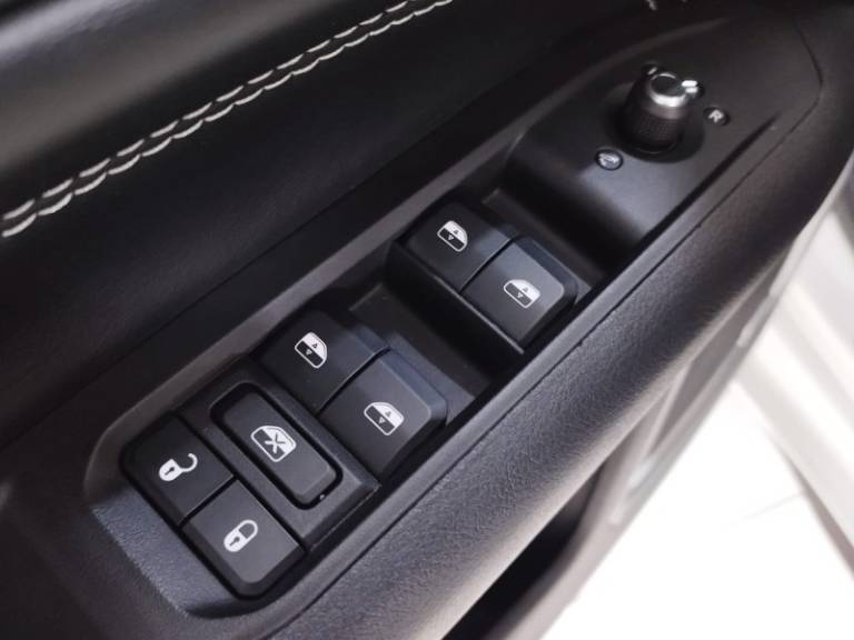 JEEP - COMPASS - 2021/2022 - Branca - R$ 157.900,00