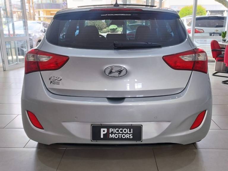HYUNDAI - I30 - 2015/2016 - Prata - R$ 84.900,00