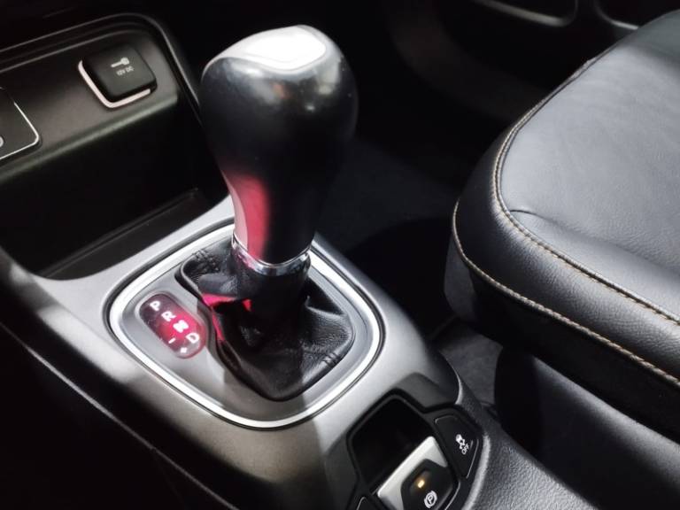 JEEP - COMPASS - 2017/2018 - Branca - R$ 91.900,00