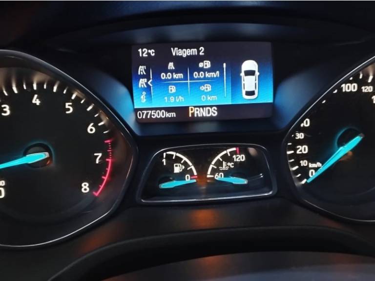 FORD - FOCUS - 2015/2016 - Vermelha - R$ 65.900,00
