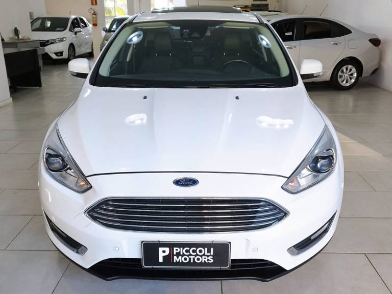 FORD - FOCUS - 2016/2016 - Branca - R$ 72.900,00