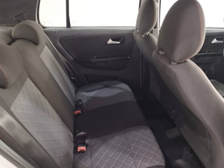 VOLKSWAGEN - FOX - 2019/2019 - Branca - R$ 61.900,00