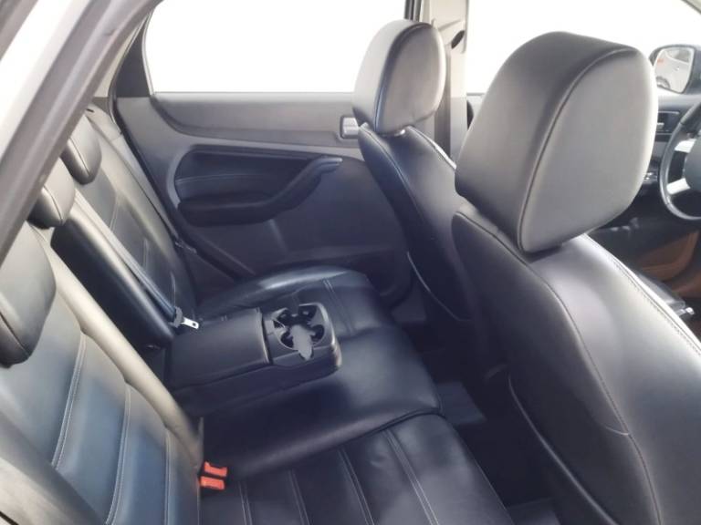 FORD - FOCUS - 2009/2009 - Prata - R$ 43.900,00
