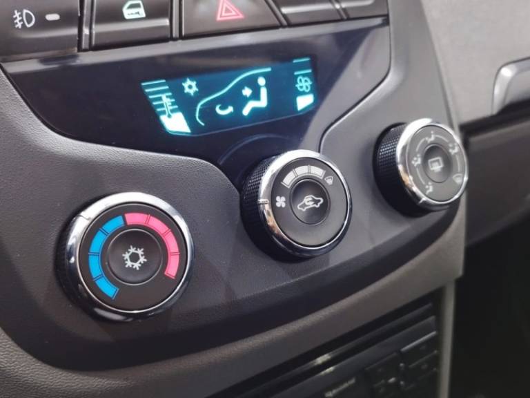 CHEVROLET - AGILE - 2012/2013 - Prata - R$ 39.900,00