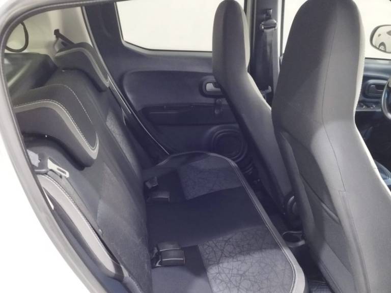 FIAT - MOBI - 2016/2017 - Branca - R$ 47.900,00