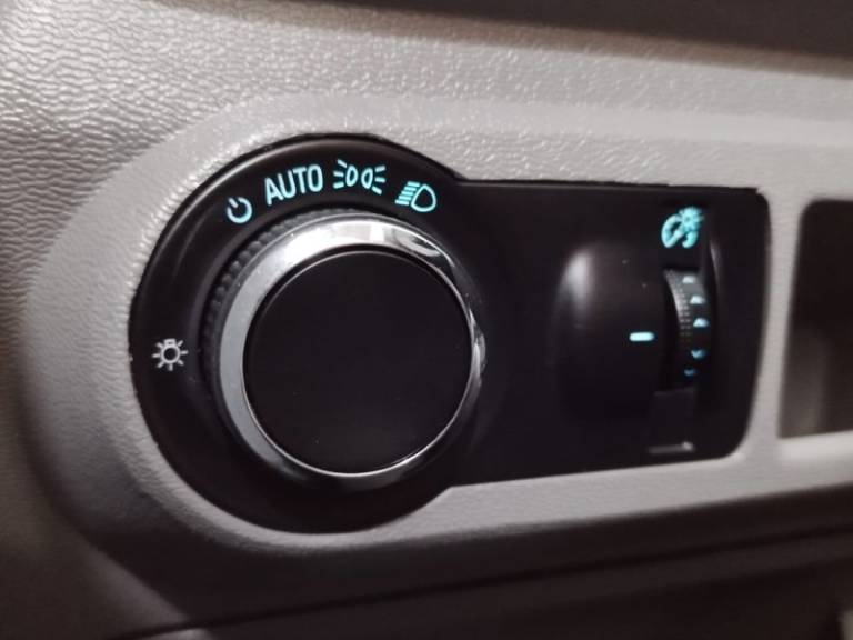 CHEVROLET - AGILE - 2012/2013 - Prata - R$ 39.900,00