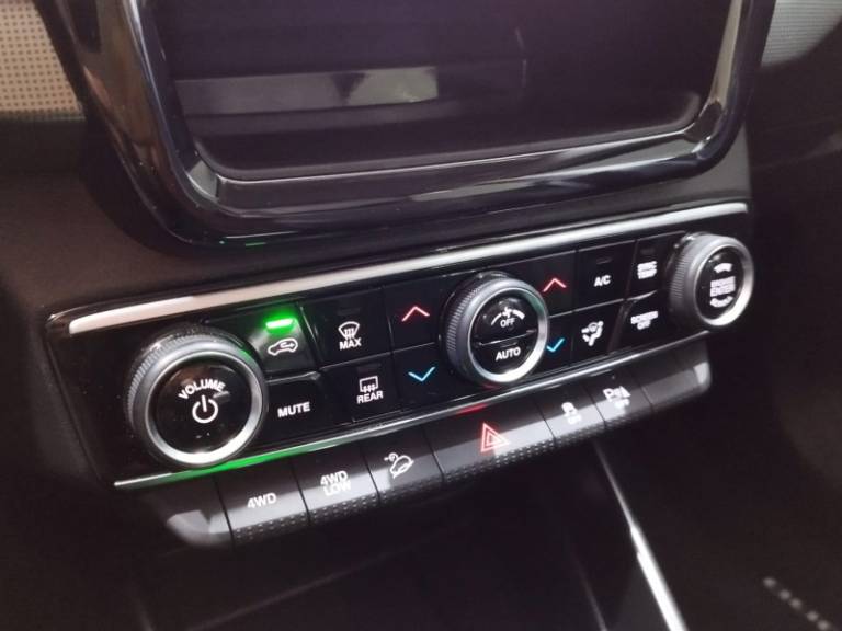 FIAT - TORO - 2021/2022 - Prata - R$ 132.900,00