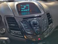 FORD - FIESTA - 2015/2016 - Branca - R$ 59.900,00