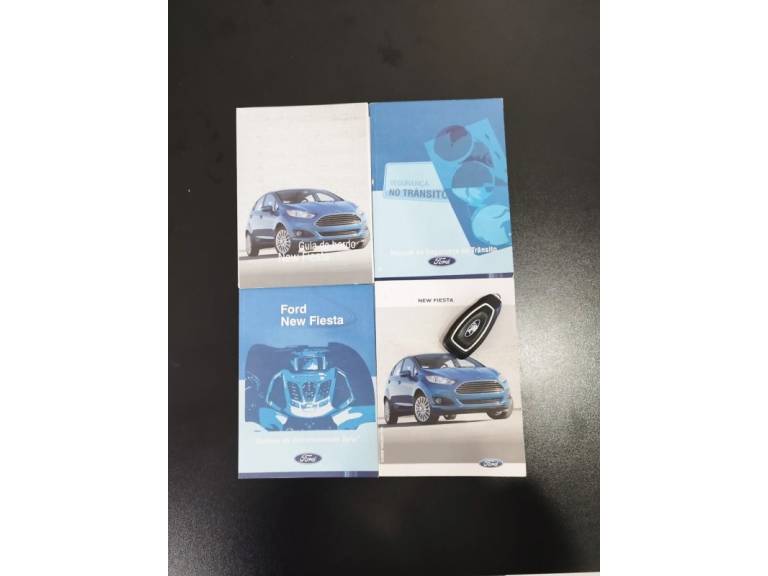 FORD - FIESTA - 2015/2016 - Branca - R$ 59.900,00