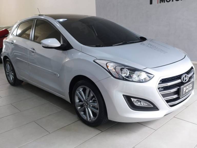 HYUNDAI - I30 - 2015/2016 - Prata - R$ 84.900,00