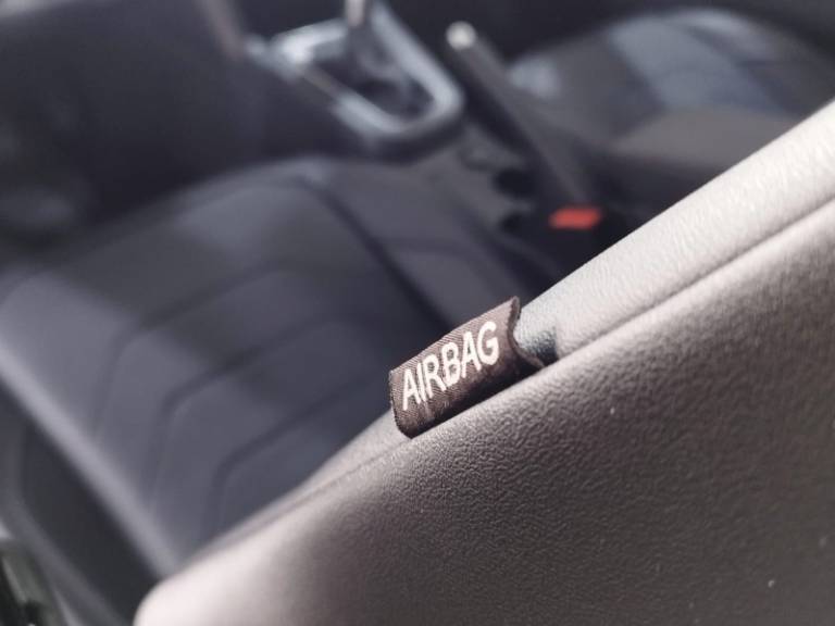 VOLKSWAGEN - POLO - 2023/2024 - Cinza - R$ 101.900,00