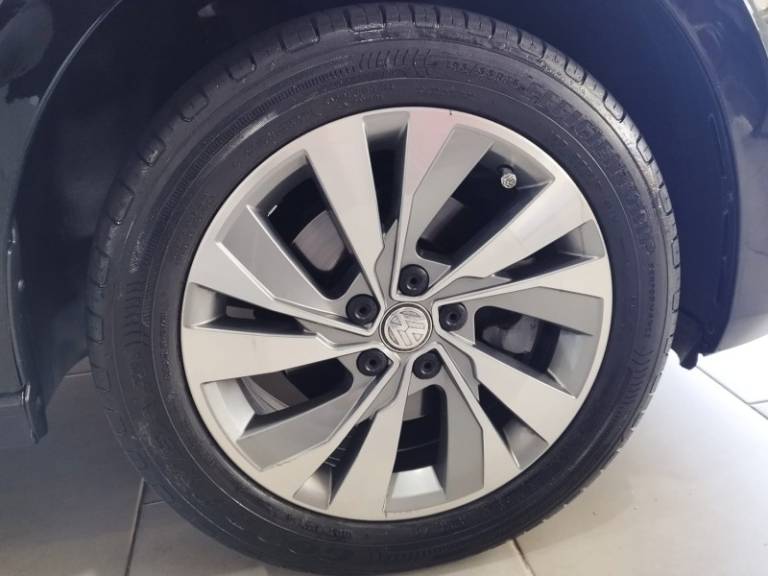 VOLKSWAGEN - POLO - 2018/2018 - Preta - R$ 73.900,00
