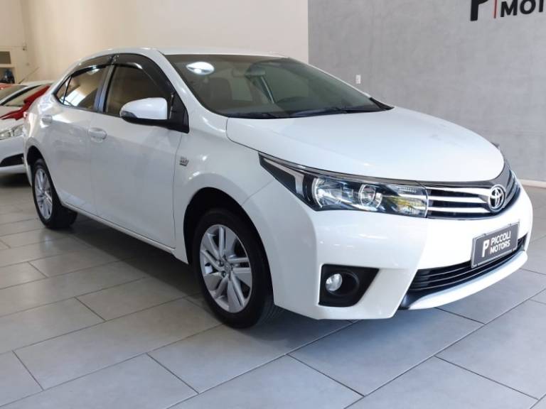 TOYOTA - COROLLA - 2014/2015 - Branca - R$ 81.900,00