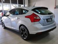 FORD - FOCUS - 2014/2015 - Prata - R$ 54.900,00
