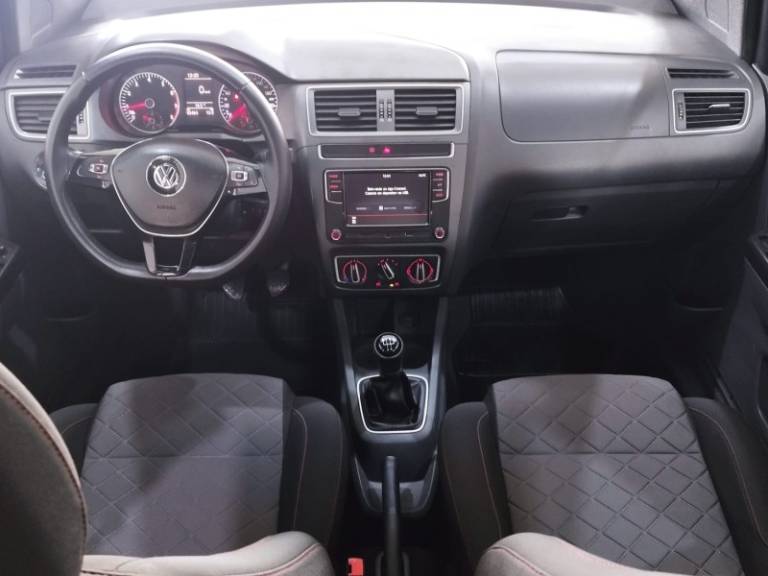 VOLKSWAGEN - FOX - 2019/2019 - Branca - R$ 61.900,00
