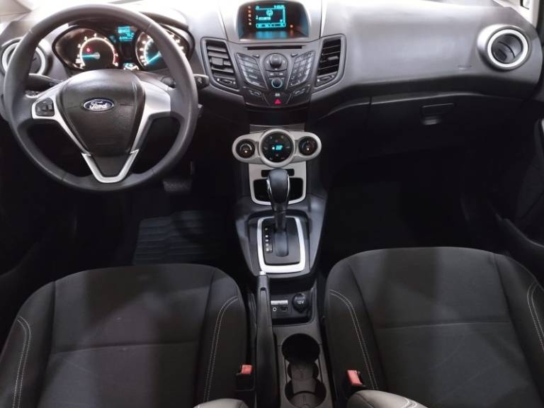 FORD - FIESTA - 2014/2015 - Branca - R$ 44.900,00