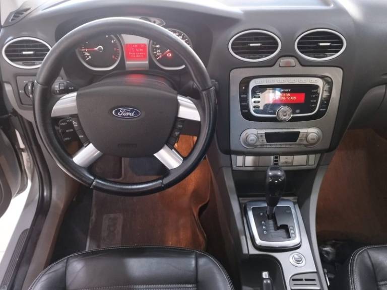 FORD - FOCUS - 2009/2009 - Prata - R$ 43.900,00