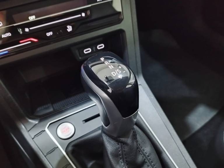 VOLKSWAGEN - POLO - 2023/2024 - Cinza - R$ 101.900,00