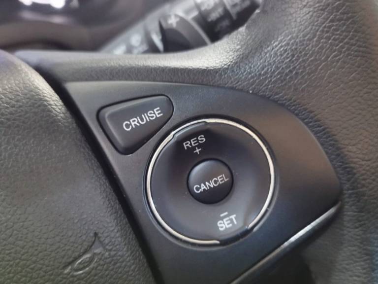 HONDA - HR-V - 2015/2016 - Prata - R$ 91.900,00