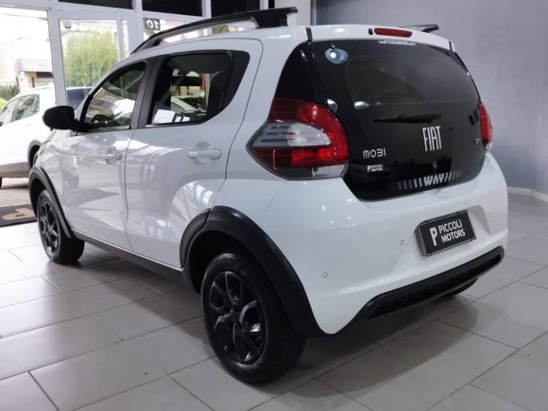 FIAT - MOBI - 2016/2017 - Branca - R$ 47.900,00