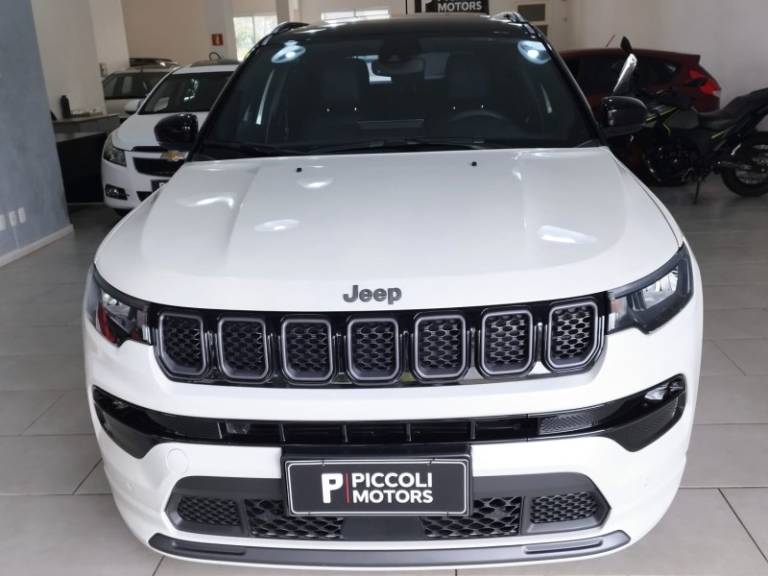 JEEP - COMPASS - 2021/2022 - Branca - R$ 157.900,00