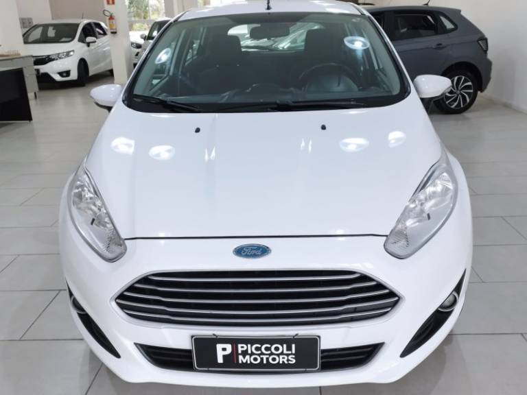 FORD - FIESTA - 2013/2014 - Branca - R$ 45.900,00