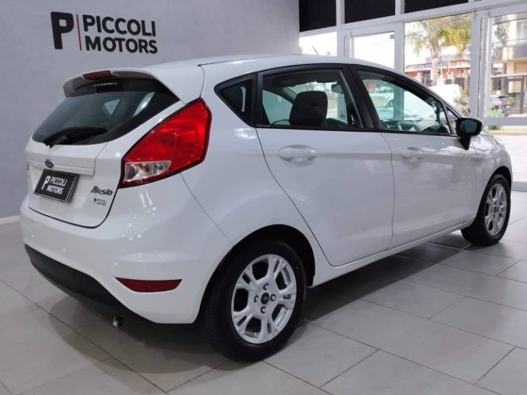FORD - FIESTA - 2013/2014 - Branca - R$ 45.900,00